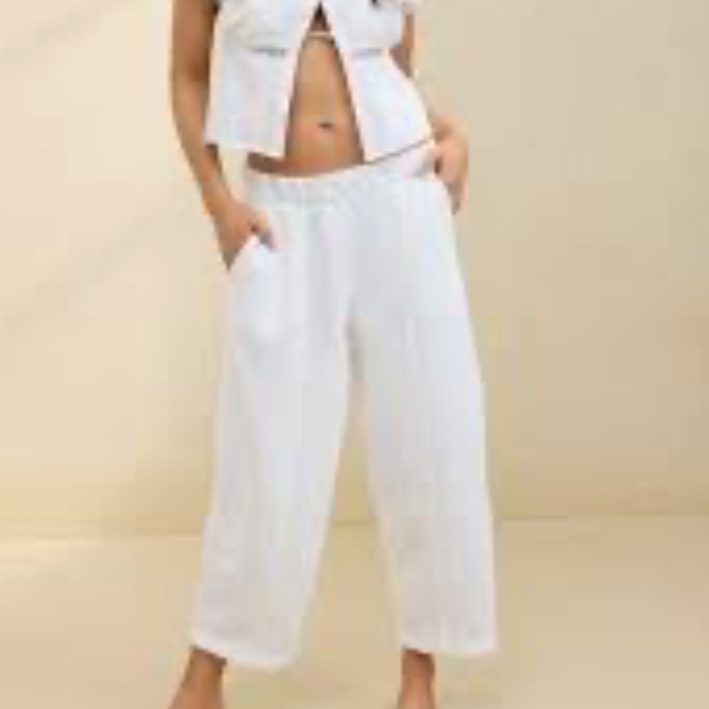 AE barrel cropped sweatpants